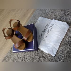 TOP Moda Brown Wedge Sandals